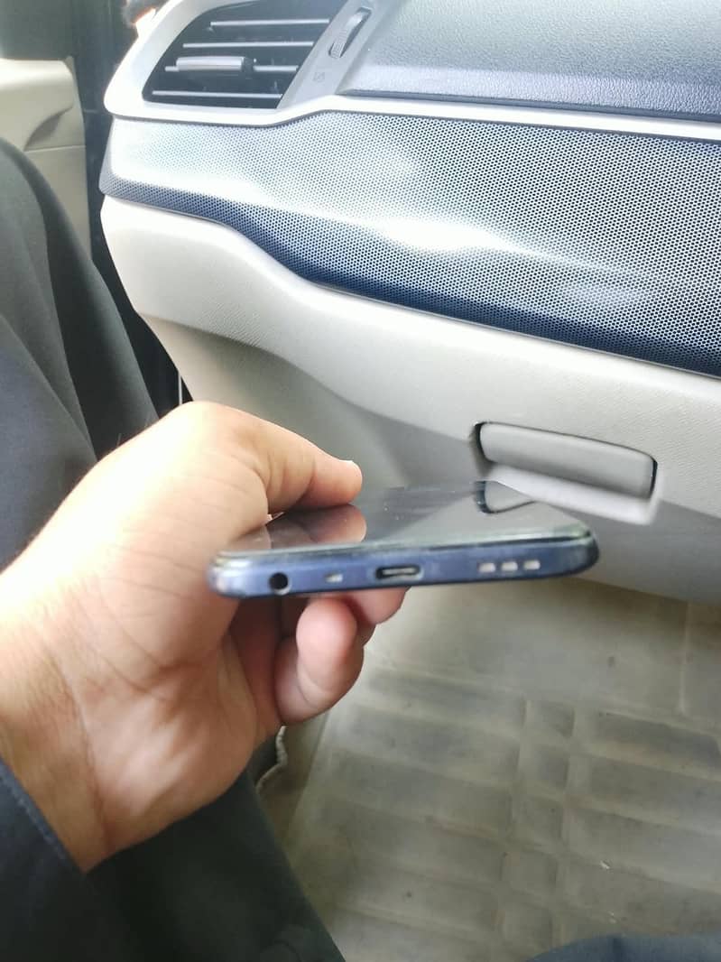 OPPO A54 4