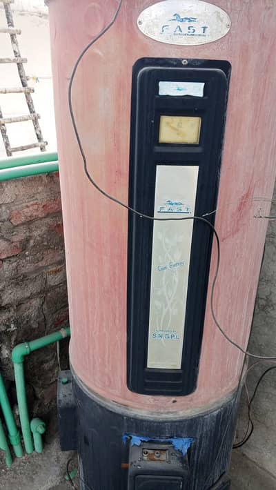 HYBRID USED GYSER FOR SALE SHALIMAR SCHEME SLAMAT PURA LAHORE