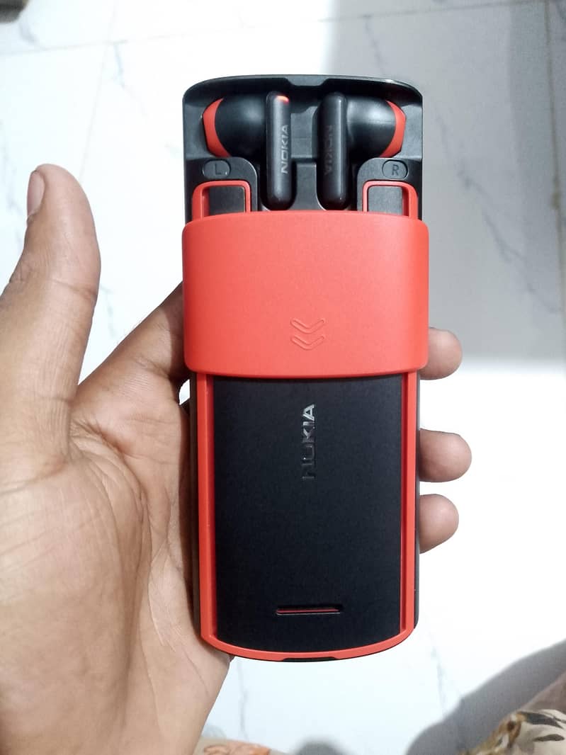 Nokia 5710 2