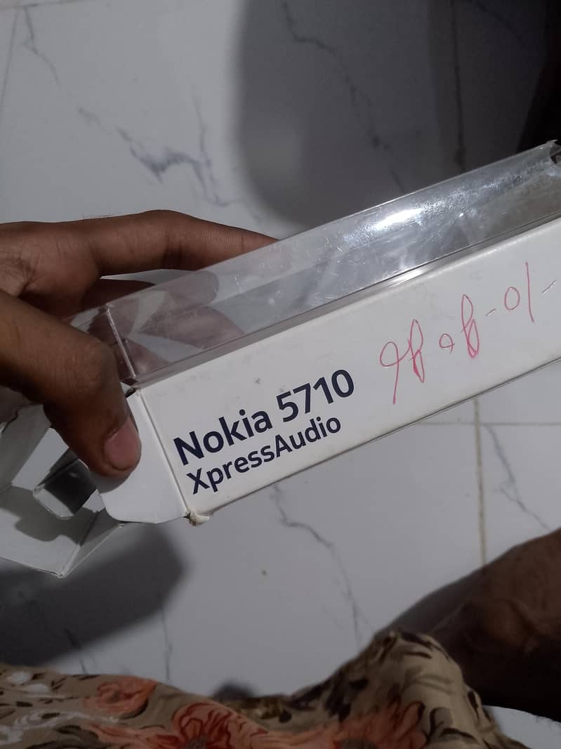 Nokia 5710 3