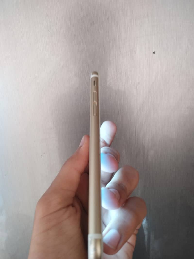 Apple iPhone 6S 4