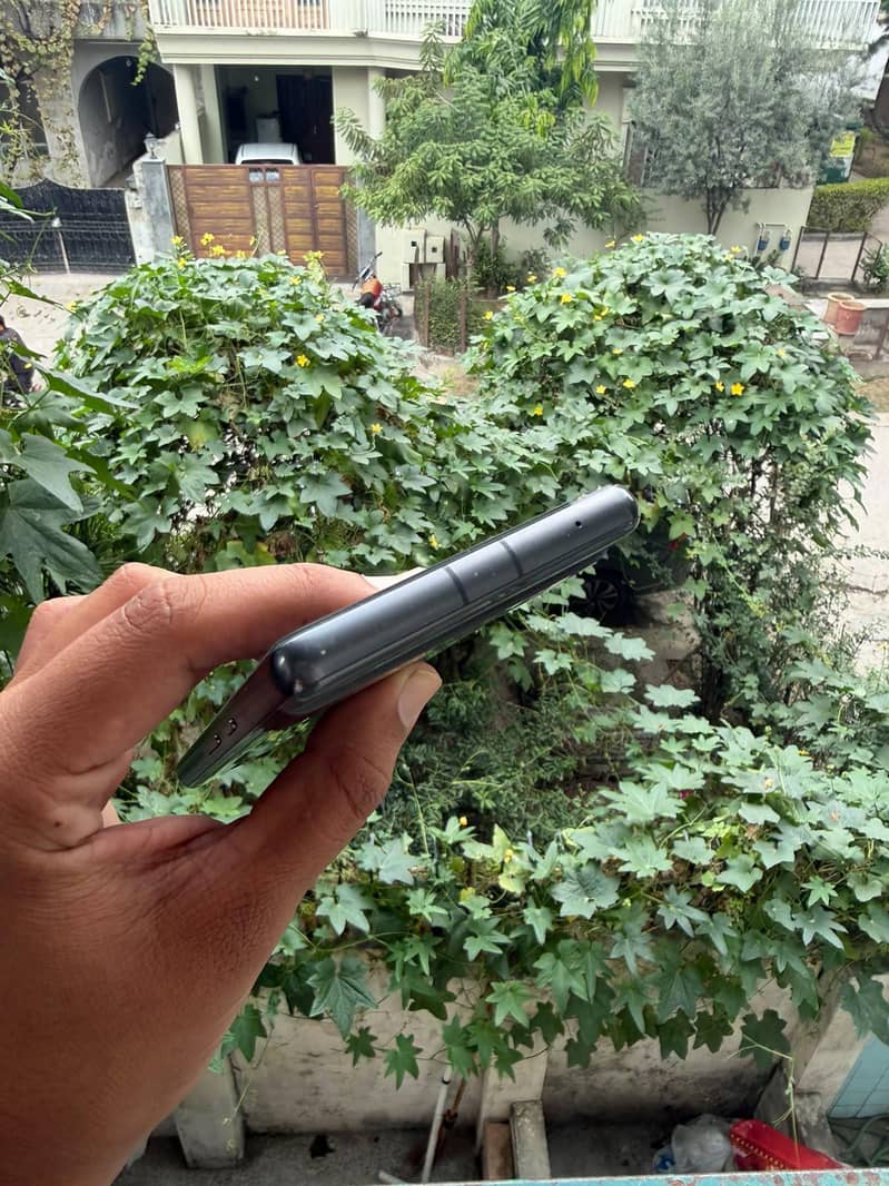 Google pixel 7a 4