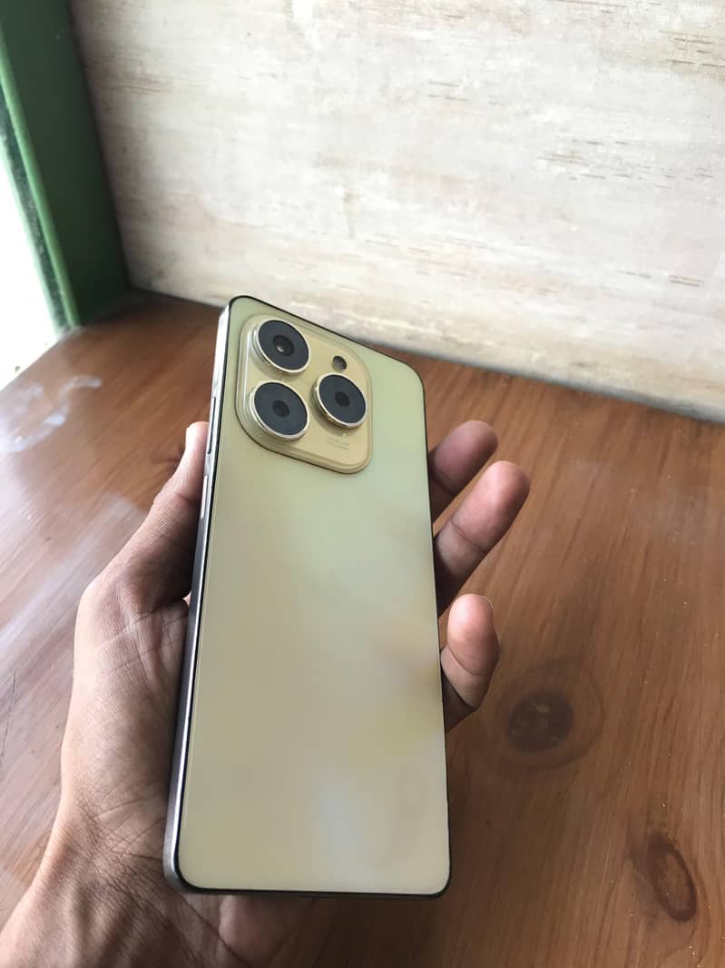 Tecno Spark 20 Pro 7