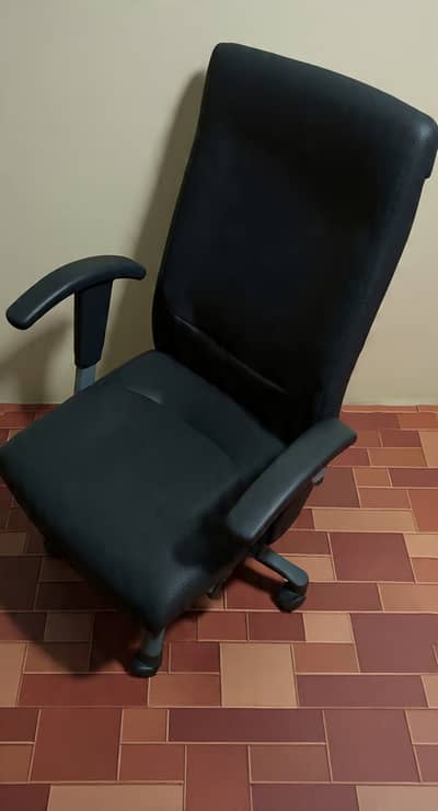 Imported office chair in Good condition