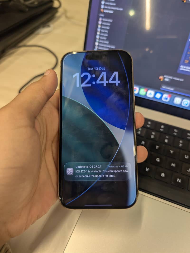 Apple iPhone 16 Pro 1