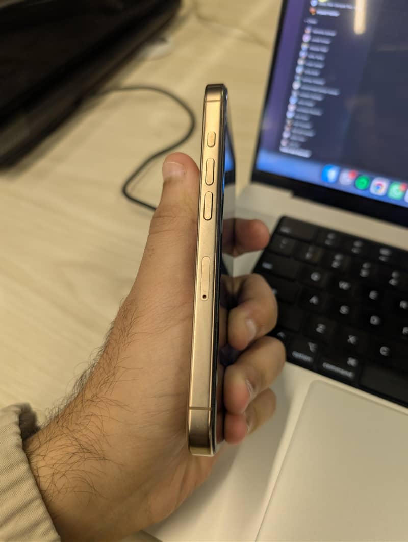 Apple iPhone 16 Pro 5