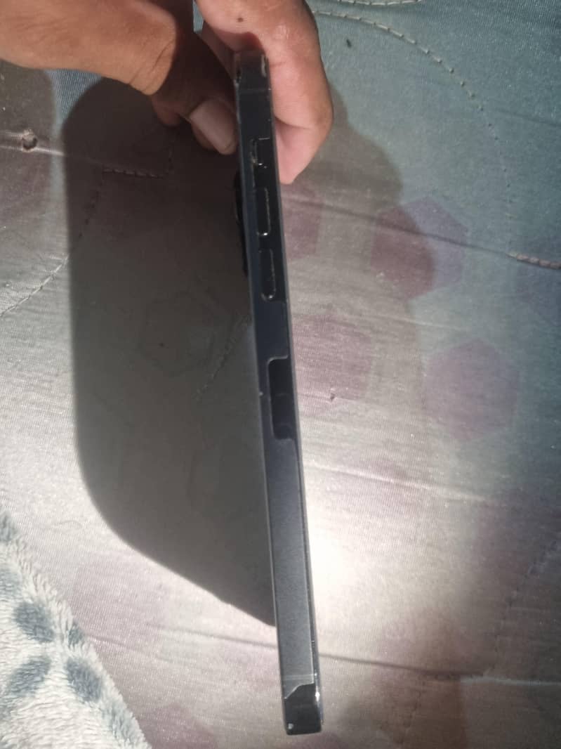 Apple iPhone 14 Pro Max 4
