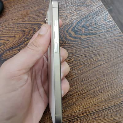 Apple iPhone 16 Pro