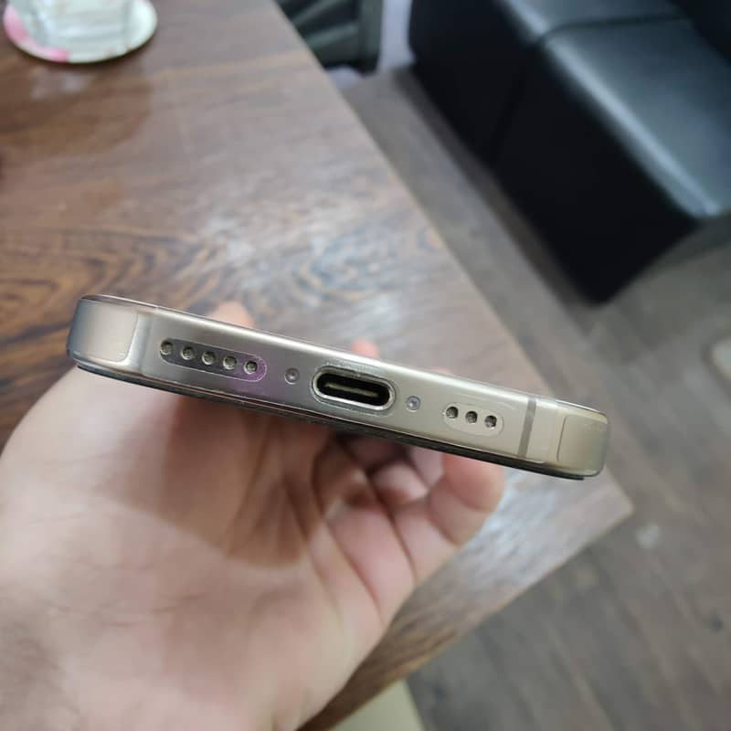 Apple iPhone 16 Pro 5