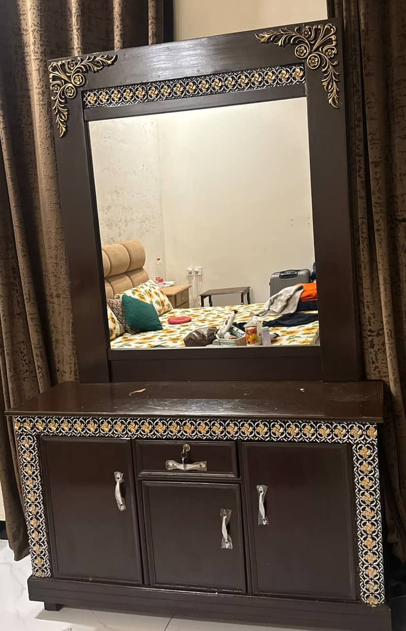 Dressing Table with mirror 1