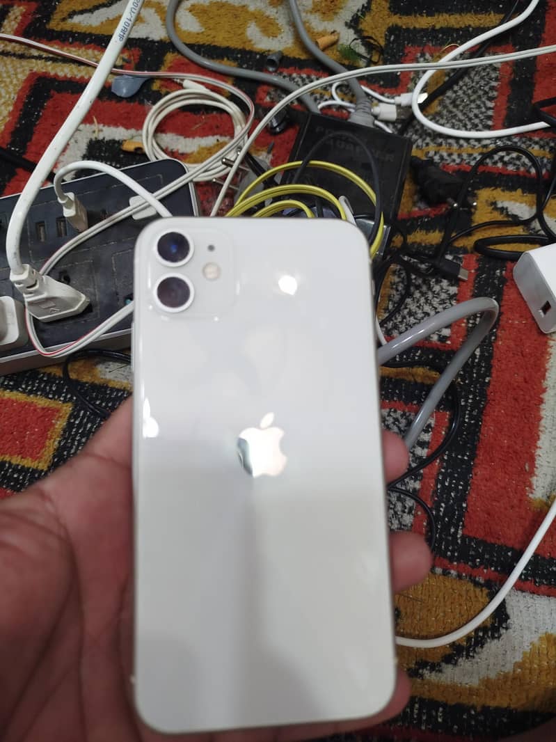 Apple iPhone 11 0