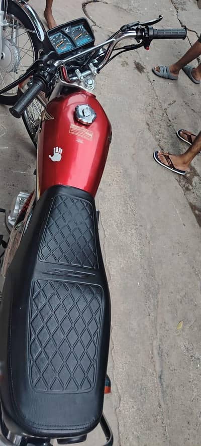 CG125
