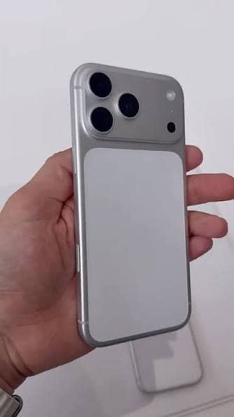 Apple iPhone 17 Pro Max 0