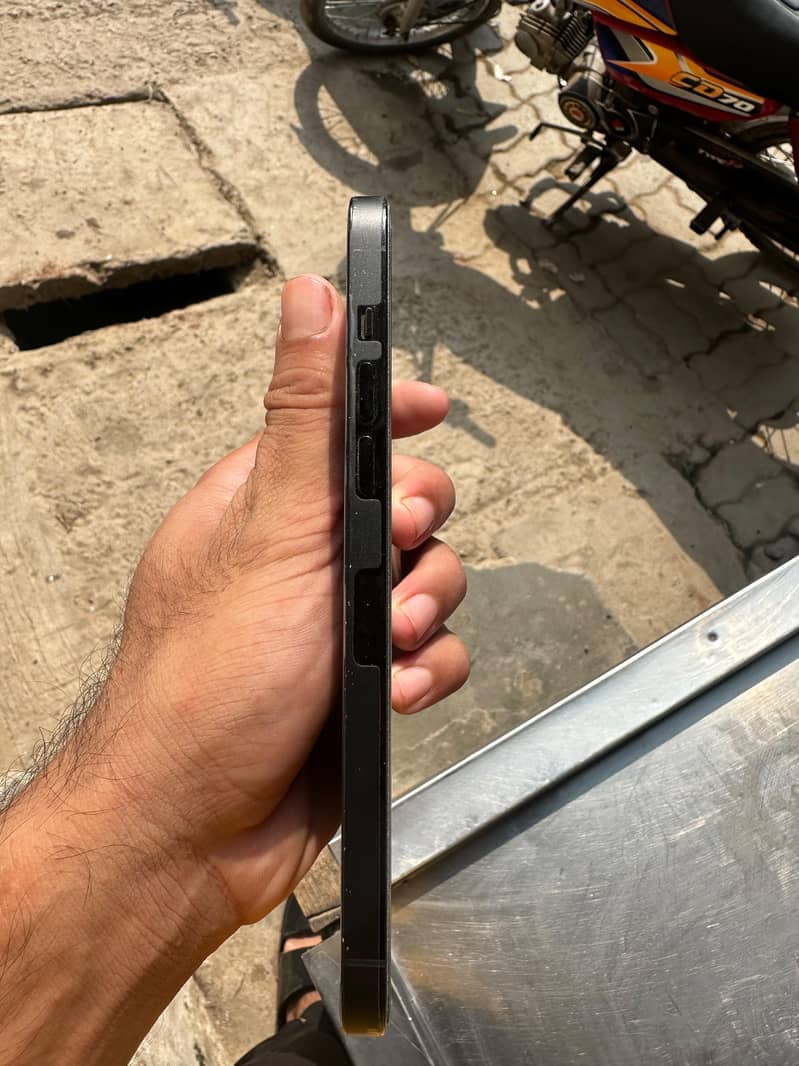 Apple iPhone 14 Pro Max 3