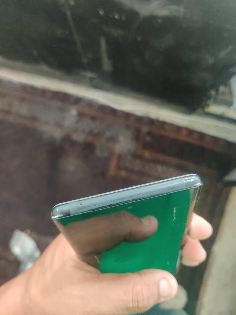 Google Pixel 6 Pro Panel Broken 1