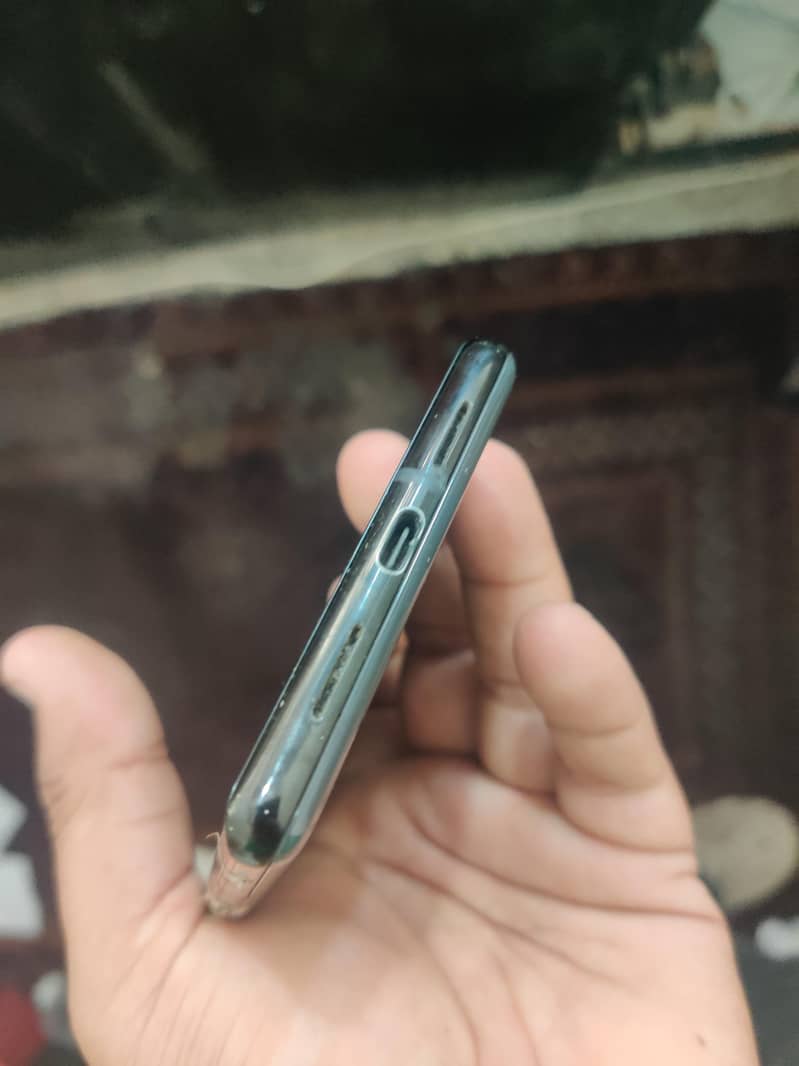 Google Pixel 6 Pro Panel Broken 2
