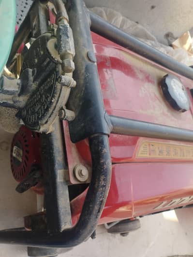 3kv ka generator ha petrol or gas dono sa chalta urjent sale kr rah ho