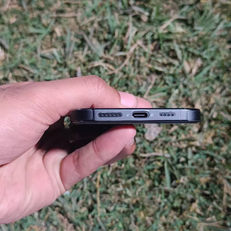 iPhone 16 pro max jv 1