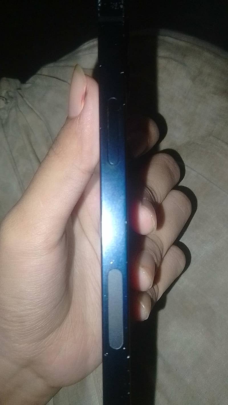 Apple iPhone 12 3