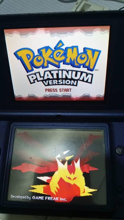 Nintendo DSi Metallic Blue – Complete Bundle (32GB, Charger, Stylus)