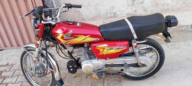 Honda 125 for sale.  03040061081
