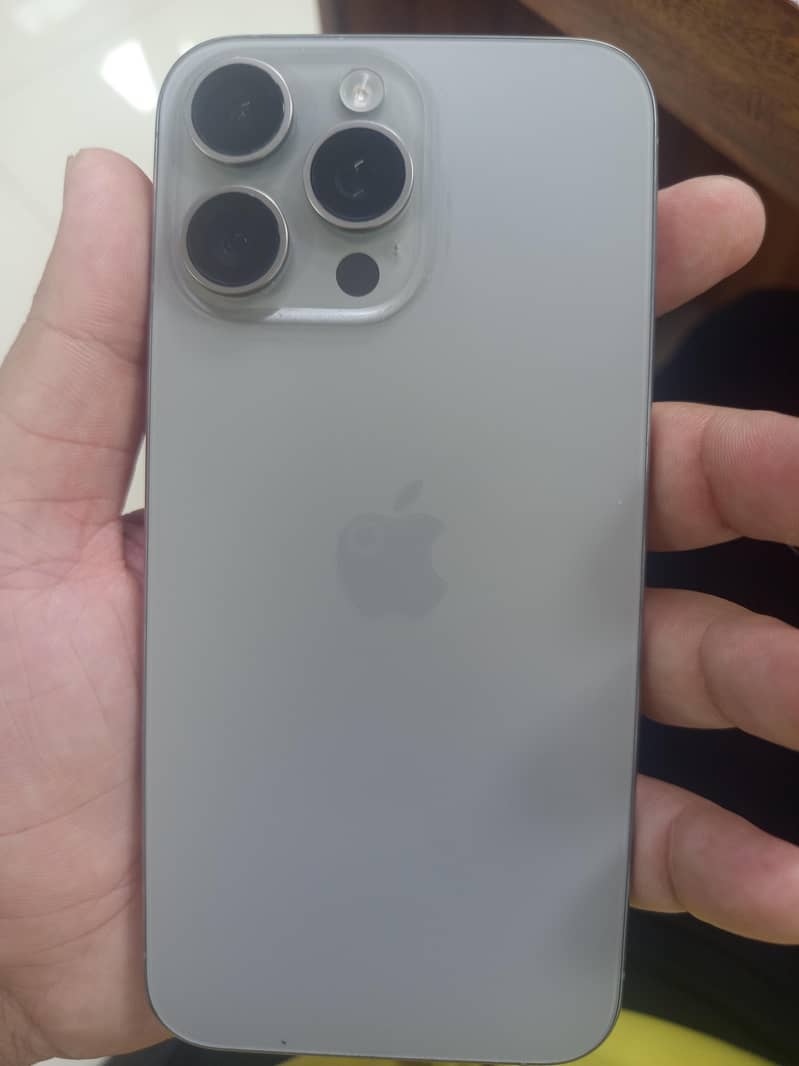 Apple iPhone 15 Pro Max 1
