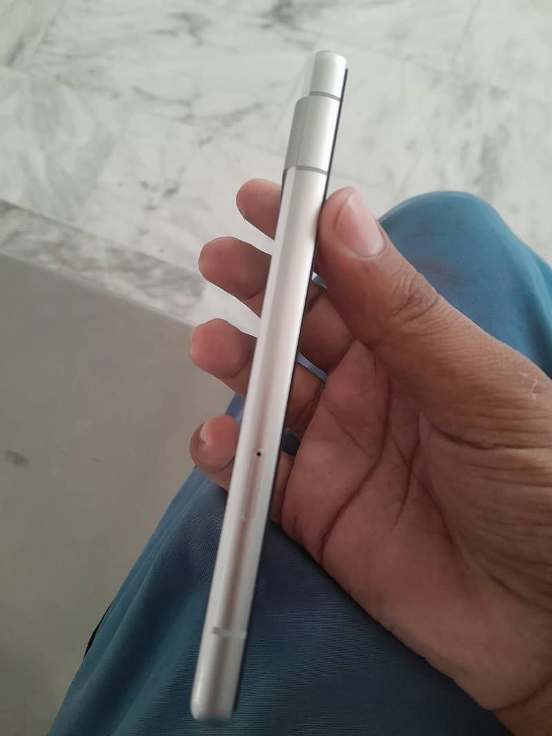 Google Pixel 7a 4
