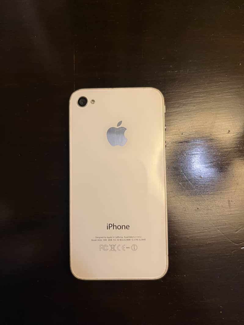 Apple iPhone 4s 0
