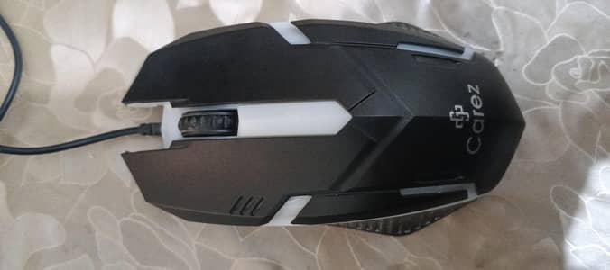 3200 DPI almost new no use an in very good condition and has RGB light