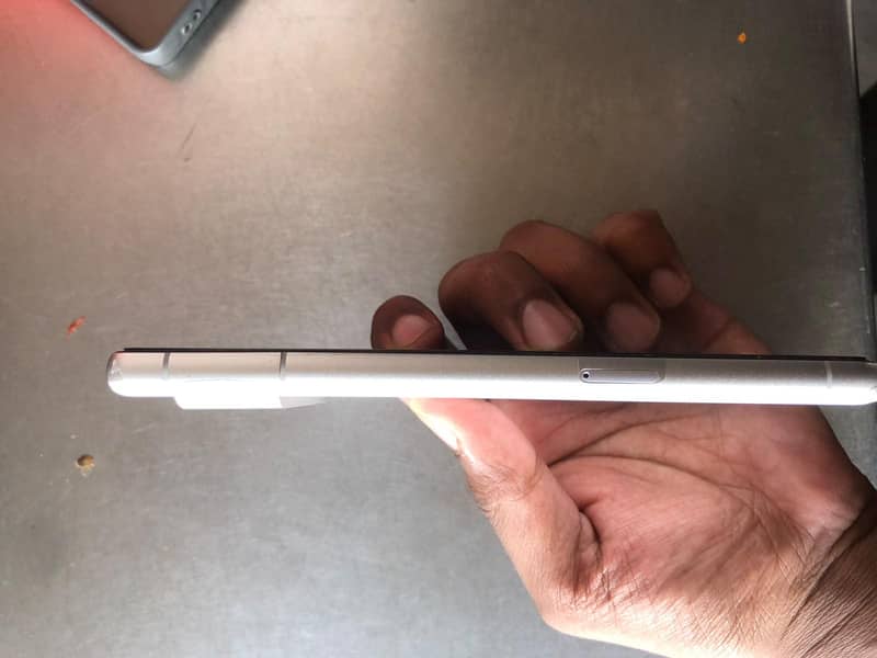 Google Pixel 7 4
