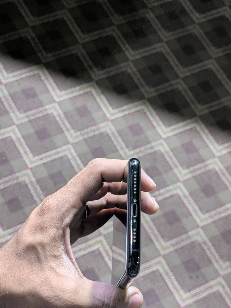 Apple iPhone 11 Pro Max 3