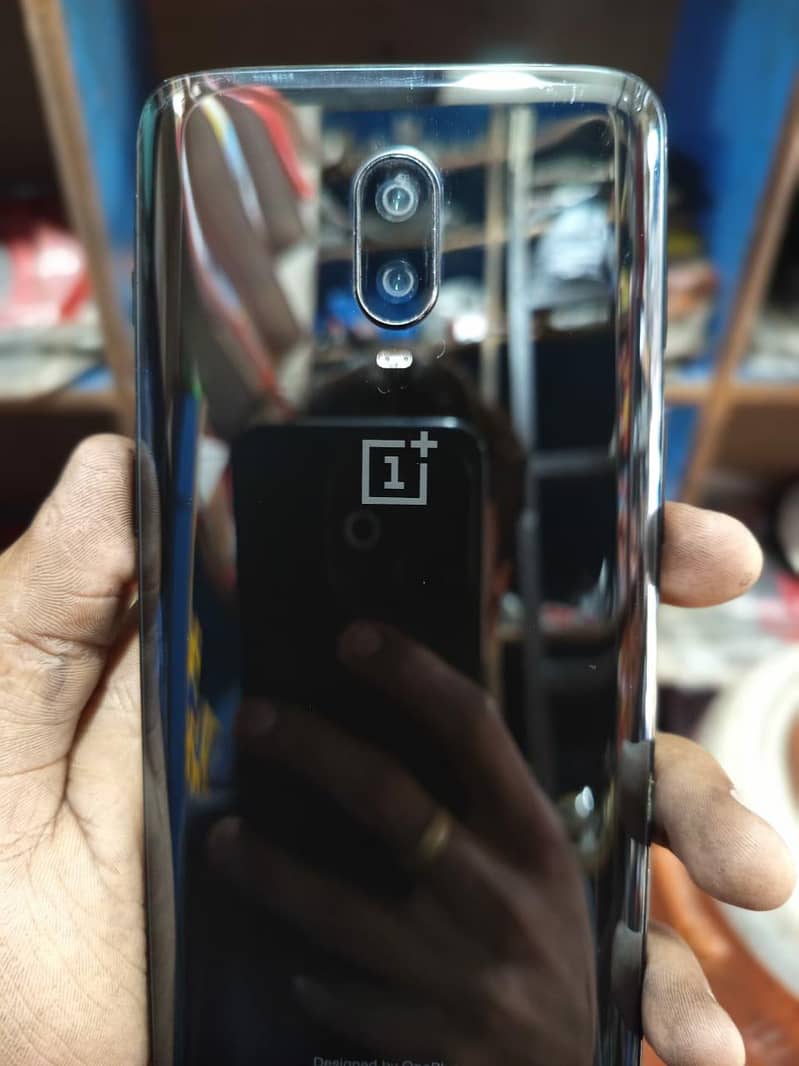 One Plus 6T 5