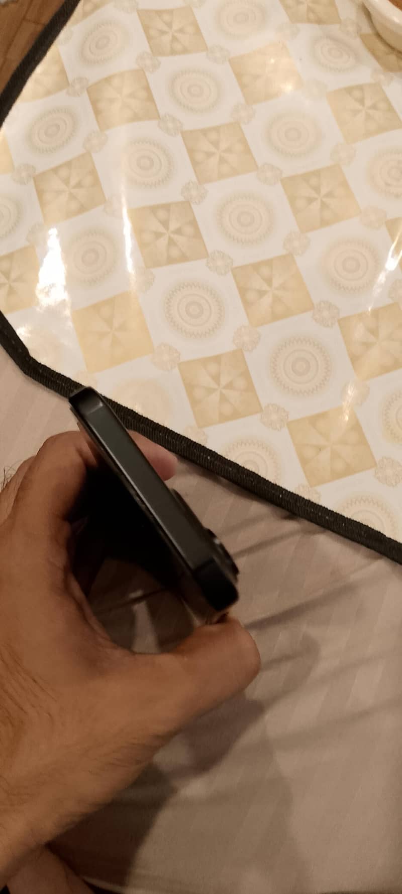 Apple iPhone 15 5