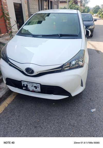 Toyota Vitz 2015