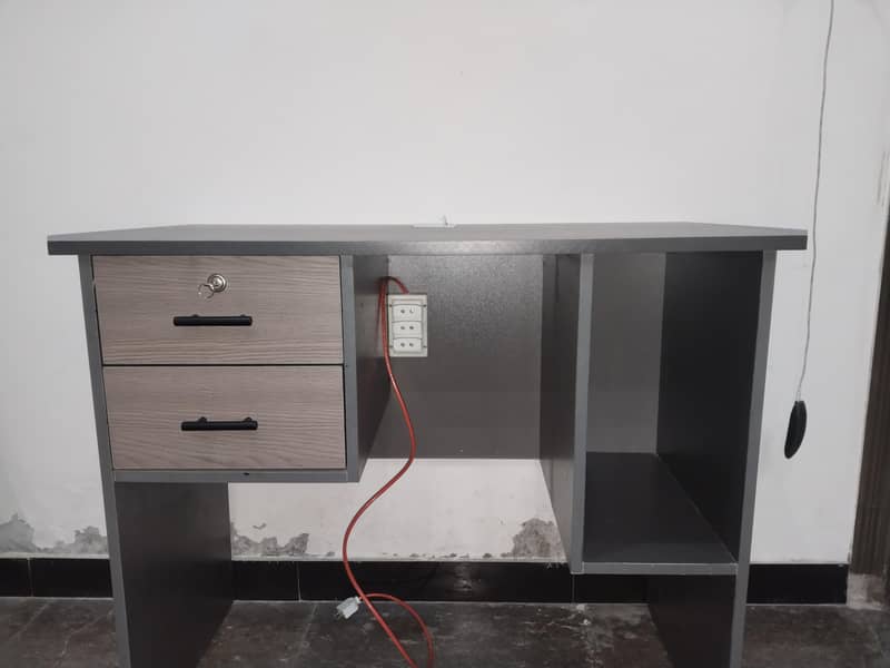 computer table 4