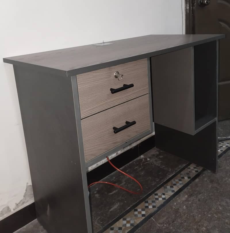 computer table 7