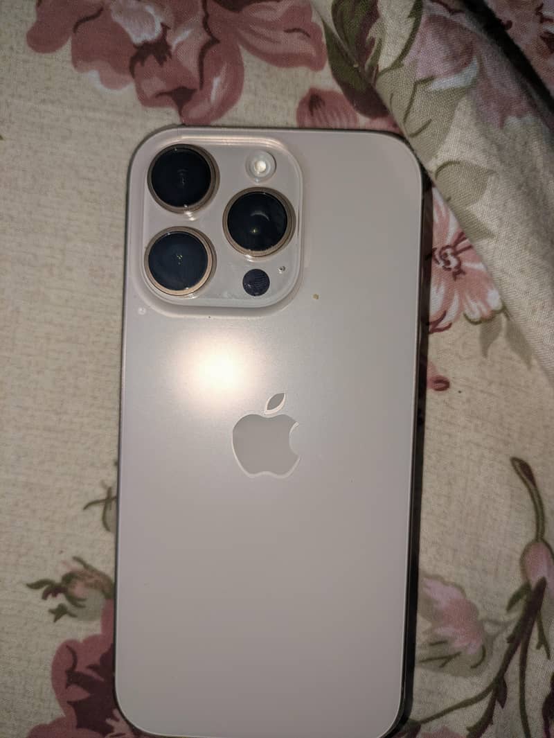 Apple iPhone 16 Pro 0