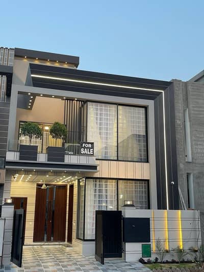 5 MARLA BRAND NEW OUTSTANDING HOUSE AVAILABLE FOR SALE IN WAPDA TOWN