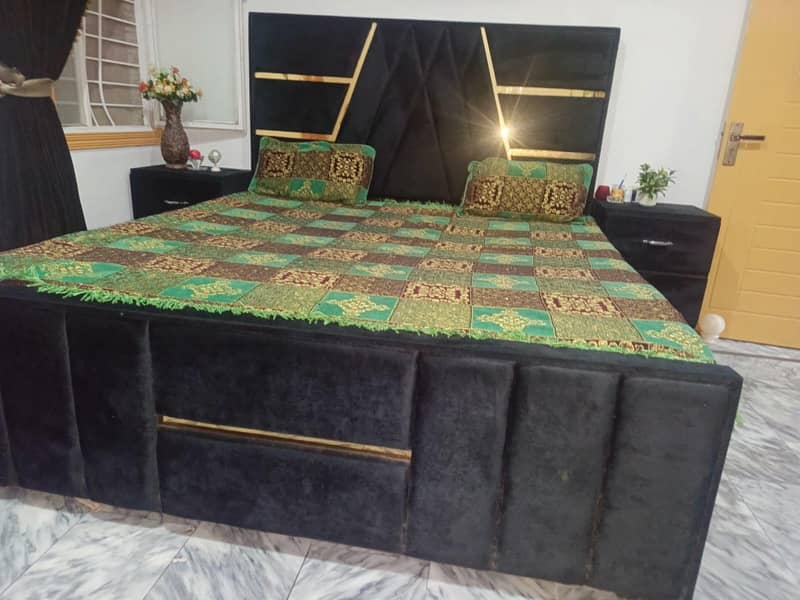 bed and singhar table 4