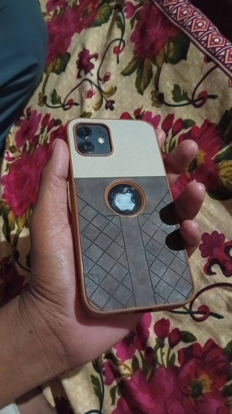 Apple iPhone 12 1