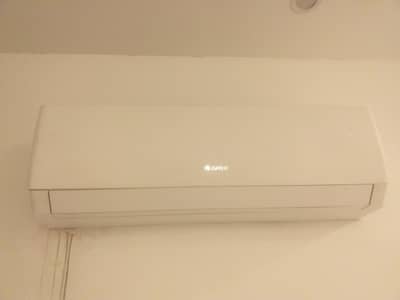 GREE 2 Ton Inverter AC for Sale – 10/10 Condition | Original Packing