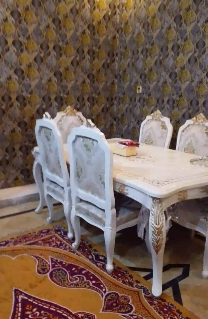 Dinning Table 0