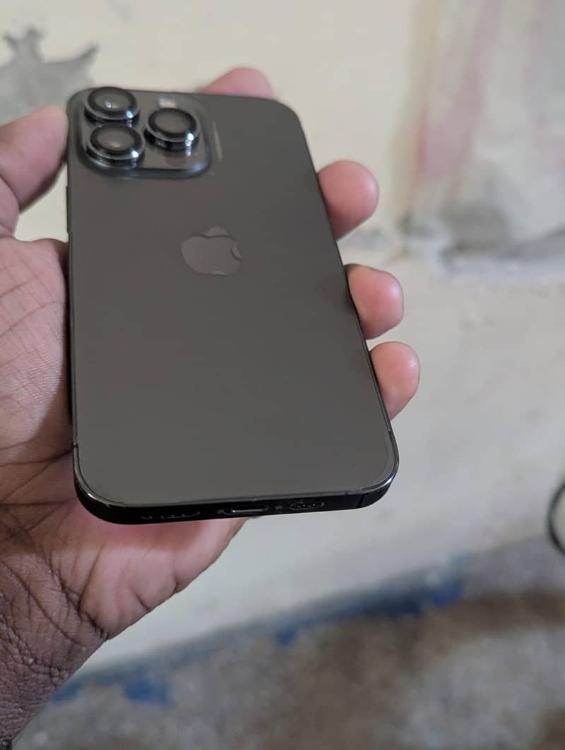 Apple iPhone 13 Pro 1
