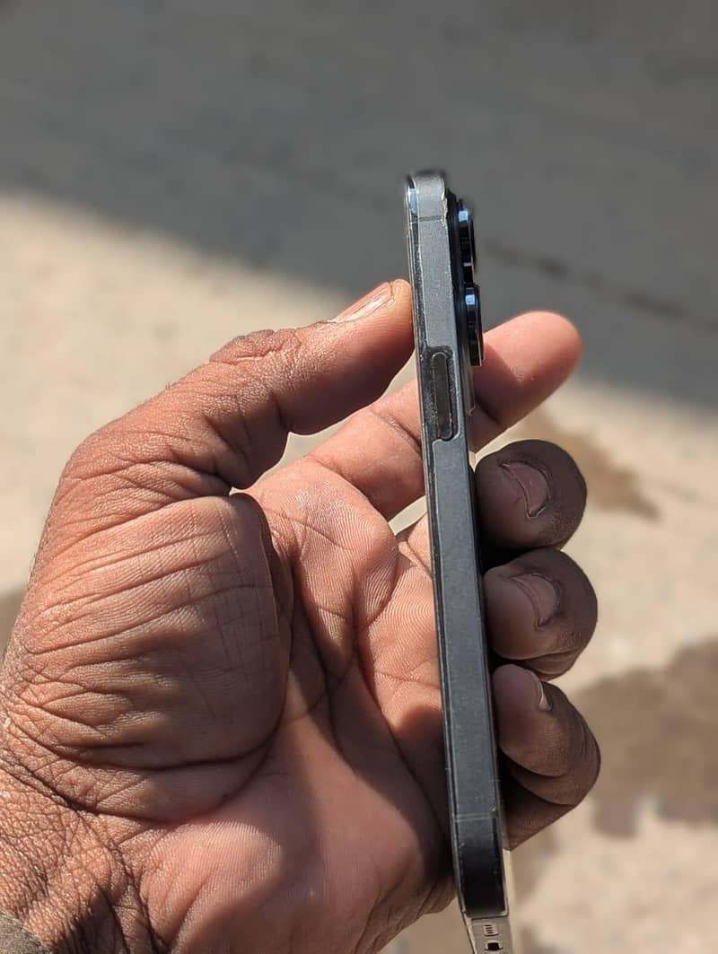 Apple iPhone 13 Pro 3
