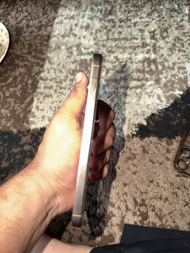 Apple iPhone 16 Pro Max 5
