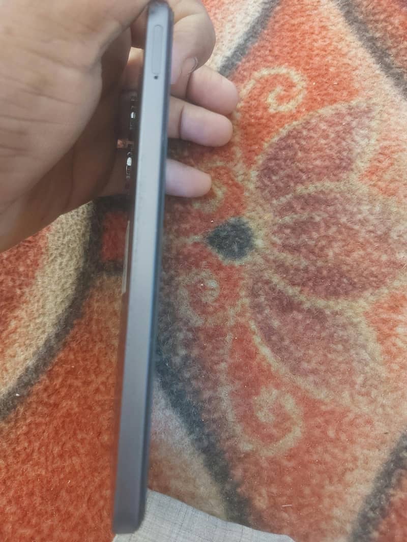 Realme Note 60 4