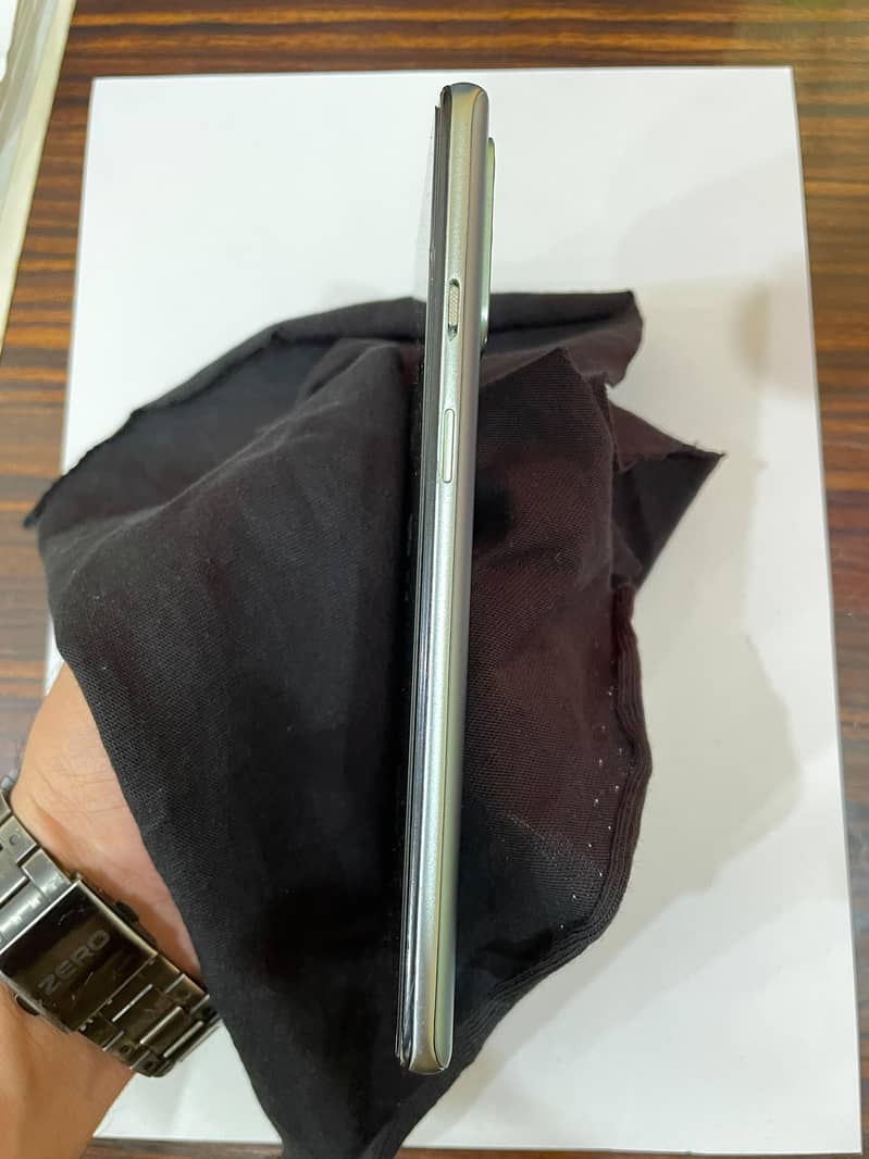One Plus 9R 5