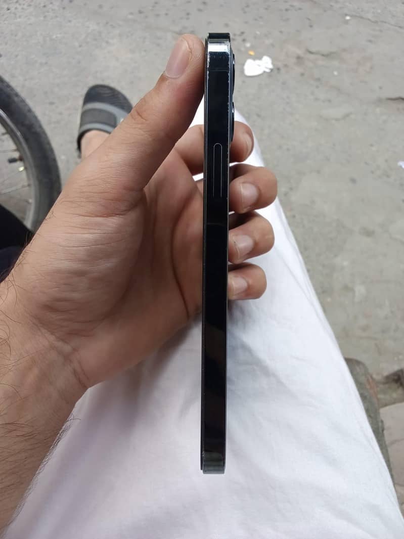 Apple iPhone 12 Pro 4