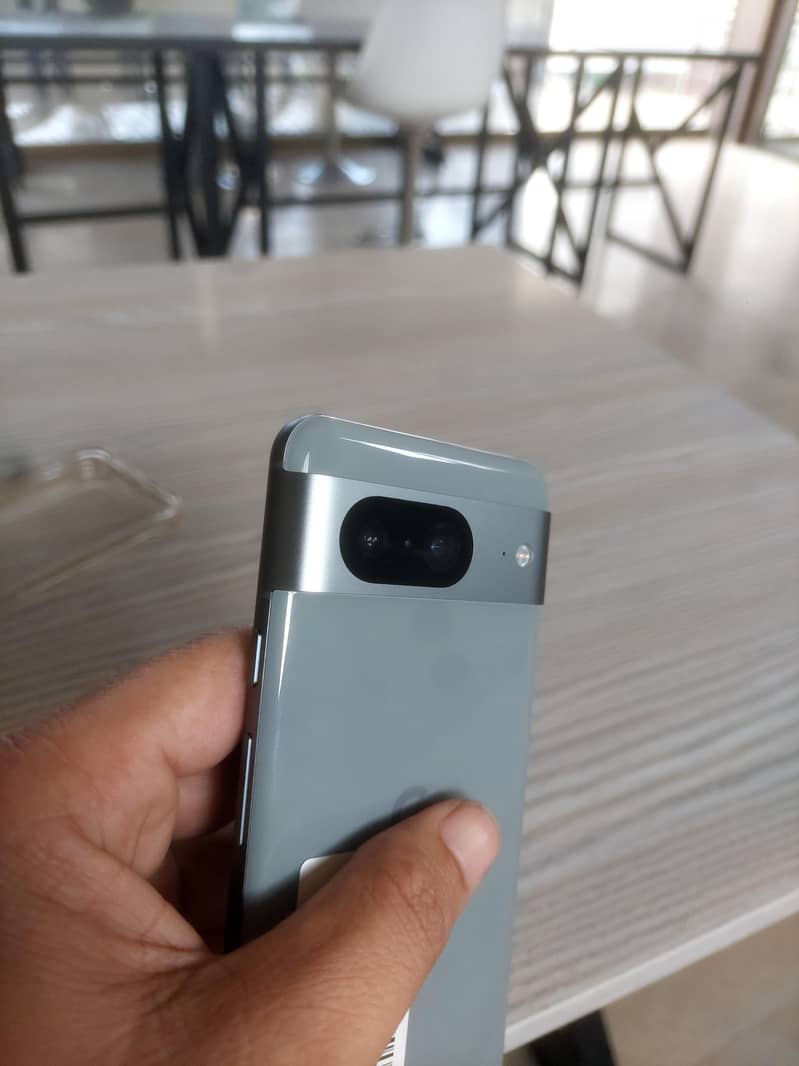Google Pixel 8 5