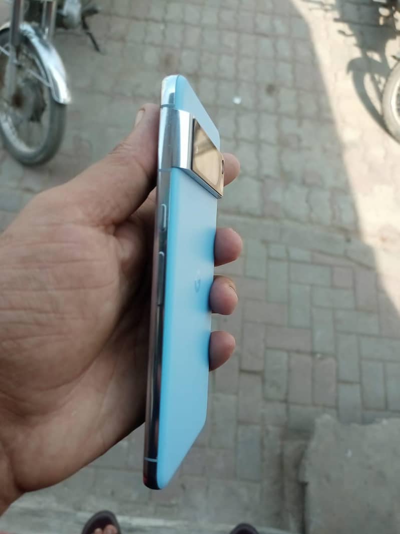 Google Pixel 8 Pro 1